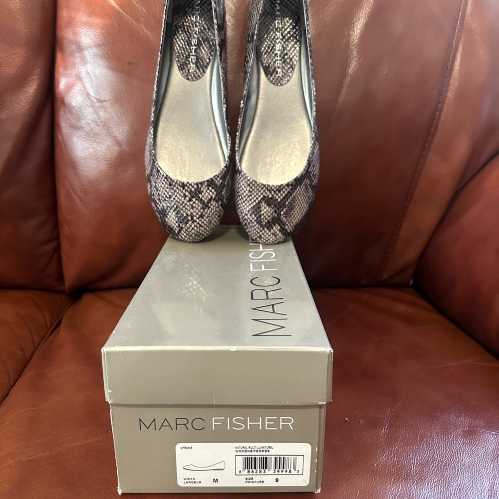 Marc Fisher Black and Gray Flats - Picture 2 of 6